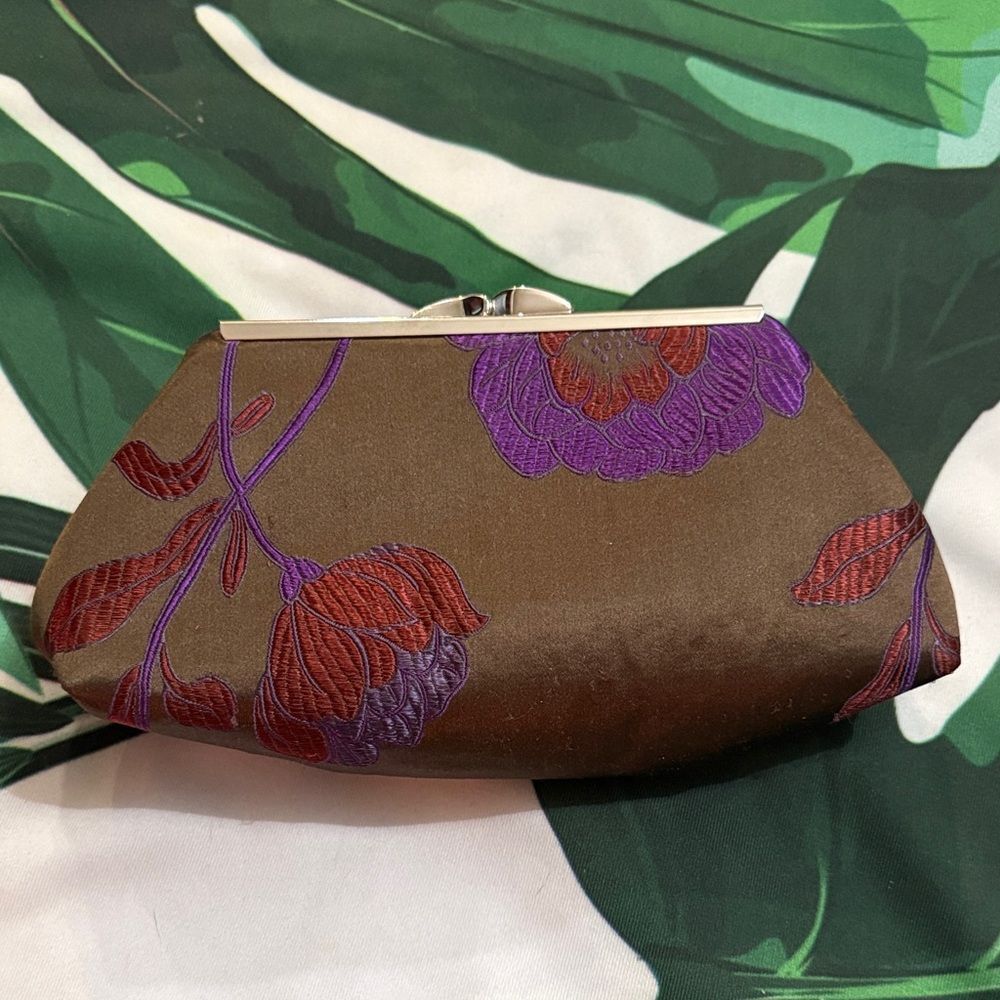 * Chic Brown Clutch with Floral Embroidery - Picture 6 of 11
